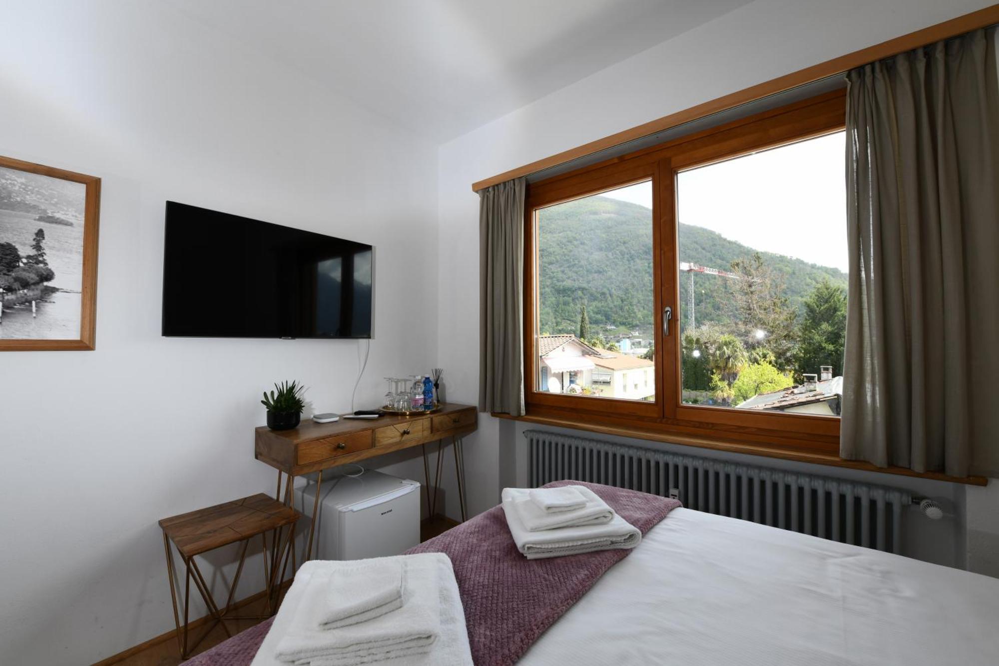 7Rooms - Self Check-In 24H Free Parking Losone Exteriör bild